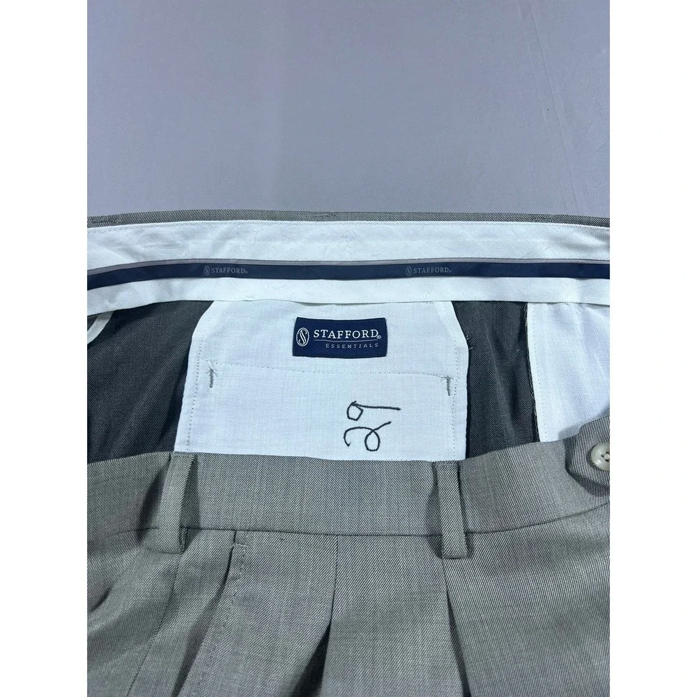 Stafford Essentials Men's 44x30 Gray Pleated Cuffed Classic Fit Dress Pants
